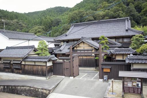 歴史ある街なみ